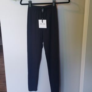 NWT Agnes & Dora Black Leggings